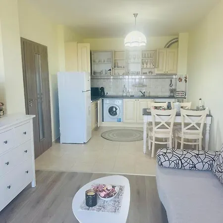 Kiwi Gardens ביאלה